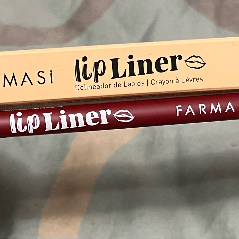 Farmasi Lip Liner